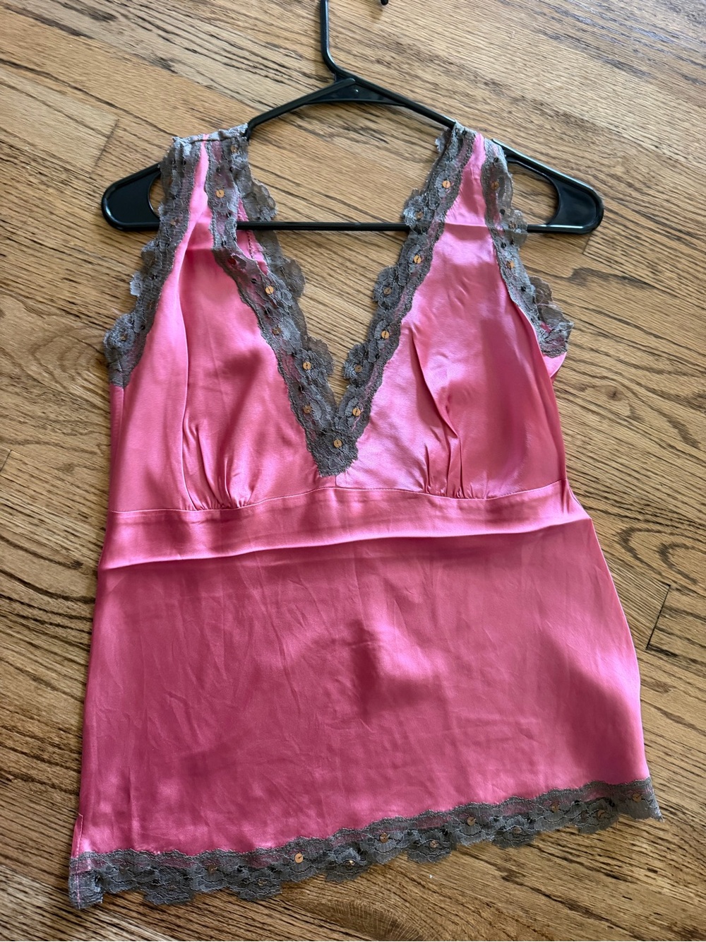 100% Silk Gold Hawk Top